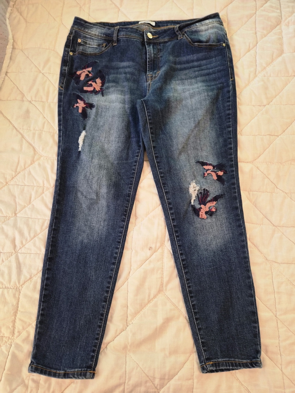 Kensie Ankle Skinny -Distressed/Japanese Phoenix Embroidered Jeans- Size 12/31